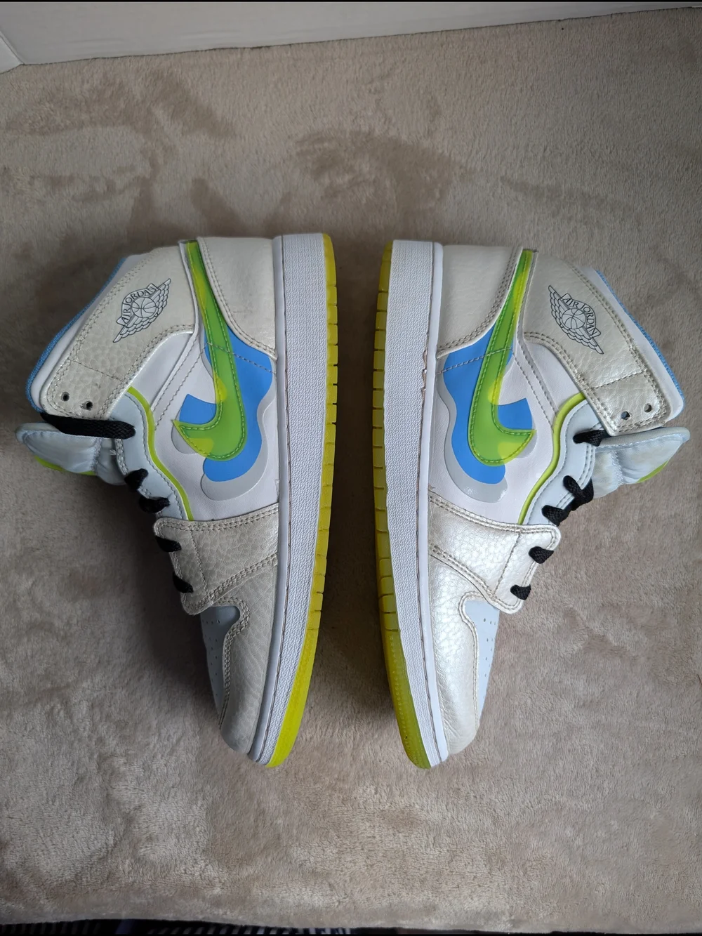 Nike Air Jordan 1 Mid SE Warped Swoosh Size 7Y